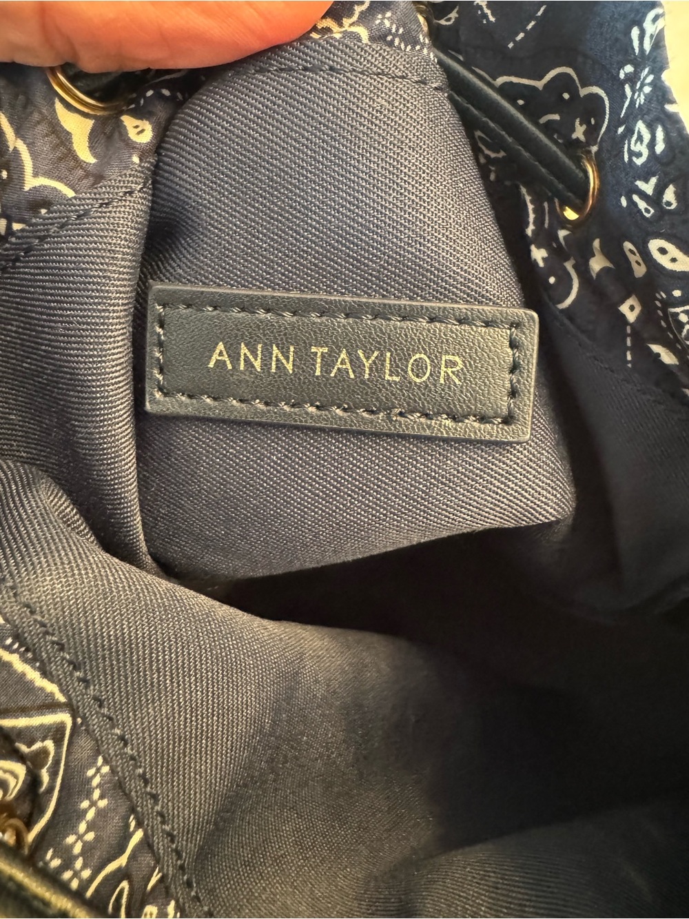 EUC! Ann Taylor Navy Bandana-Print Multiway Drawstring Bucket Bag - Picture 7 of 11
